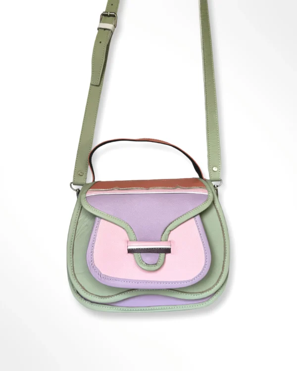 Cartera manos libres para dama tipo carriel en cuero Rendija pastel
