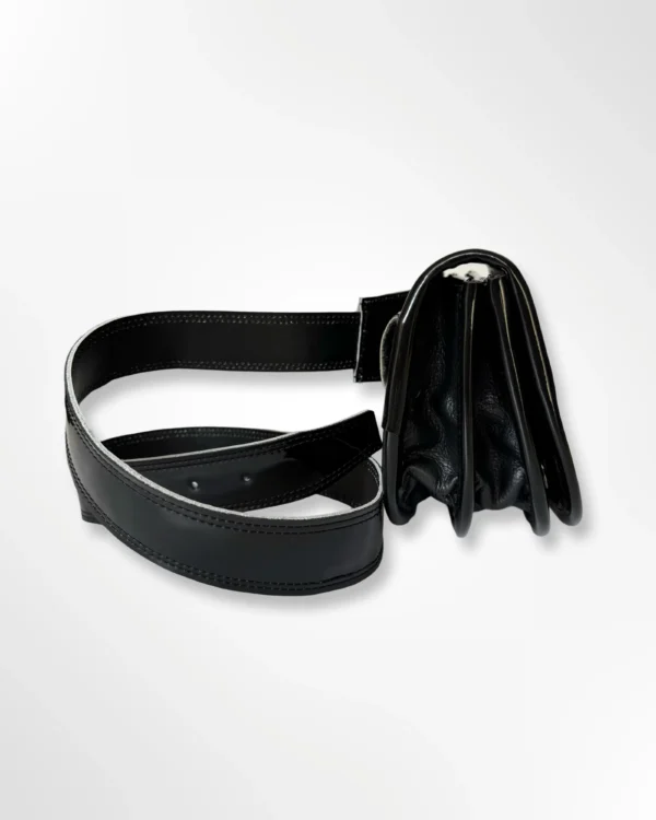 Riñonera tradicional tipo carriel antioqueño todo negro con lengüeta en cuero - Imagen 4
